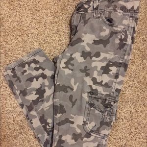 Jessica Simpson leopard pants